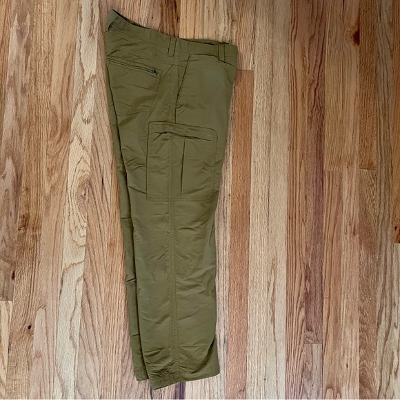 REI Hiking Pants - 32W 30L - Picture 8 of 11
